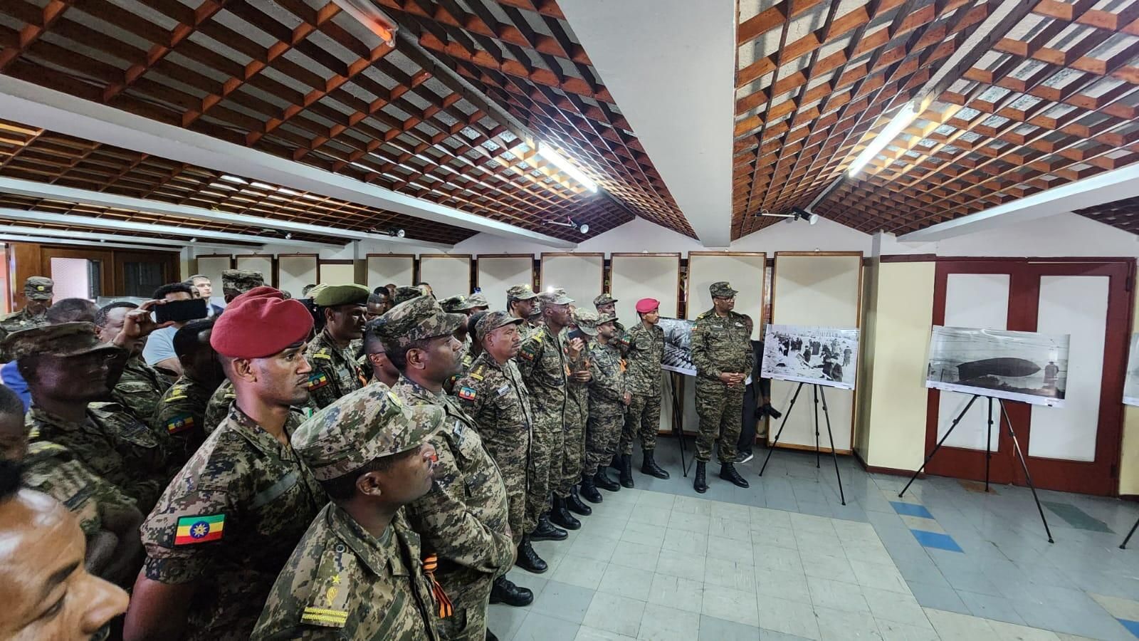 В Аддис-Абебе открылась фотовыставка ко Дню Победы В Аддис-Абебе открылась фотовыставка ко Дню Победы - РИА Новости, 1920, 08.05.2024