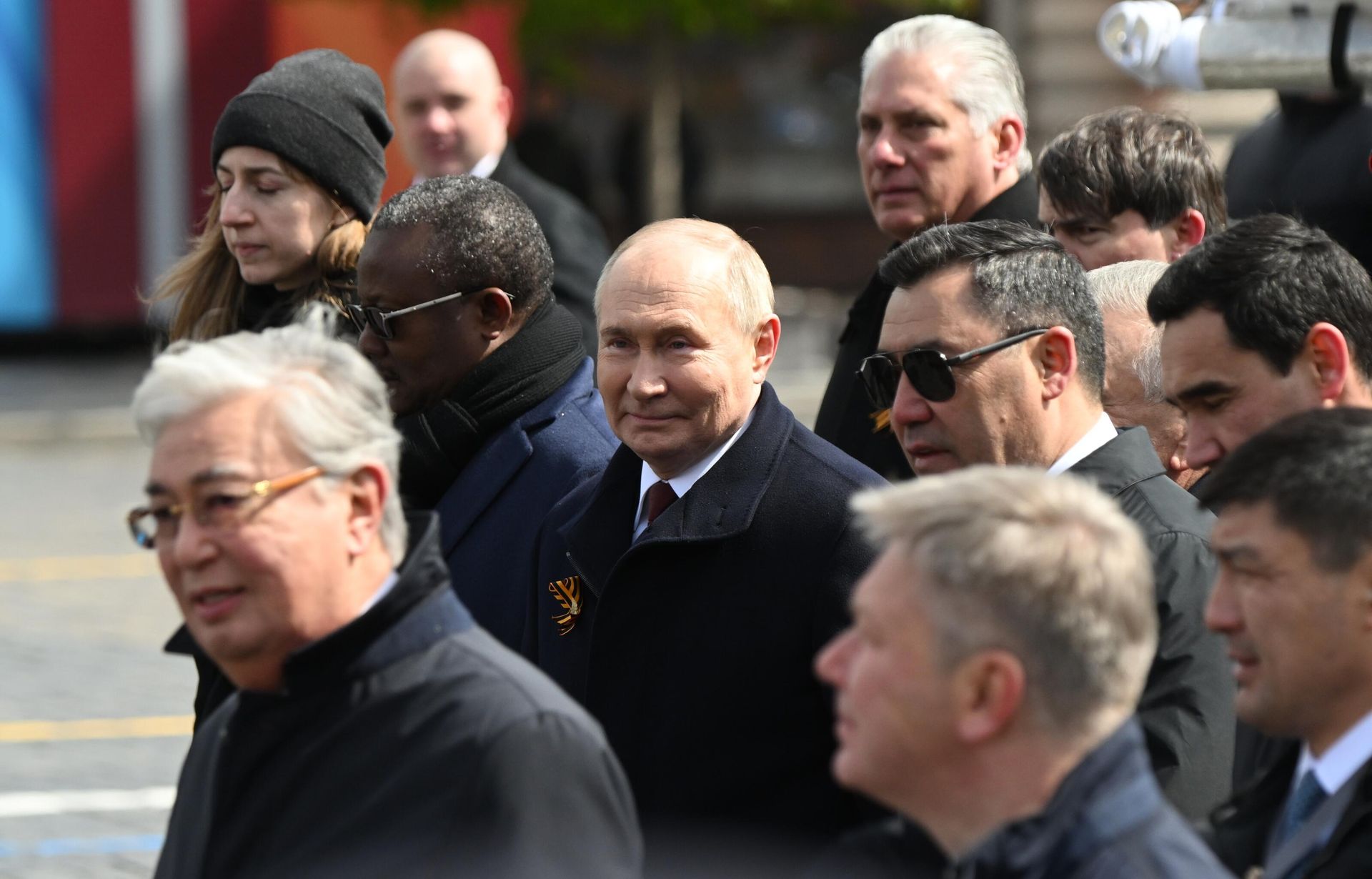 Президент РФ Владимир Путин и главы иностранных государств на Красной площади в Москве после военного парада, посвященного 79-й годовщине Победы в Великой Отечественной войне Президент РФ Владимир Путин и главы иностранных государств на Красной площади в Москве после военного парада, посвященного 79-й годовщине Победы в Великой Отечественной войне - РИА Новости, 1920, 09.05.2024