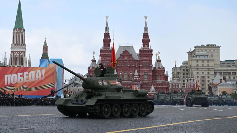 Танк Т-34-85 на военном параде на Красной площади в честь 79-летия Победы в Великой Отечественной войне Танк Т-34-85 на военном параде на Красной площади в честь 79-летия Победы в Великой Отечественной войне