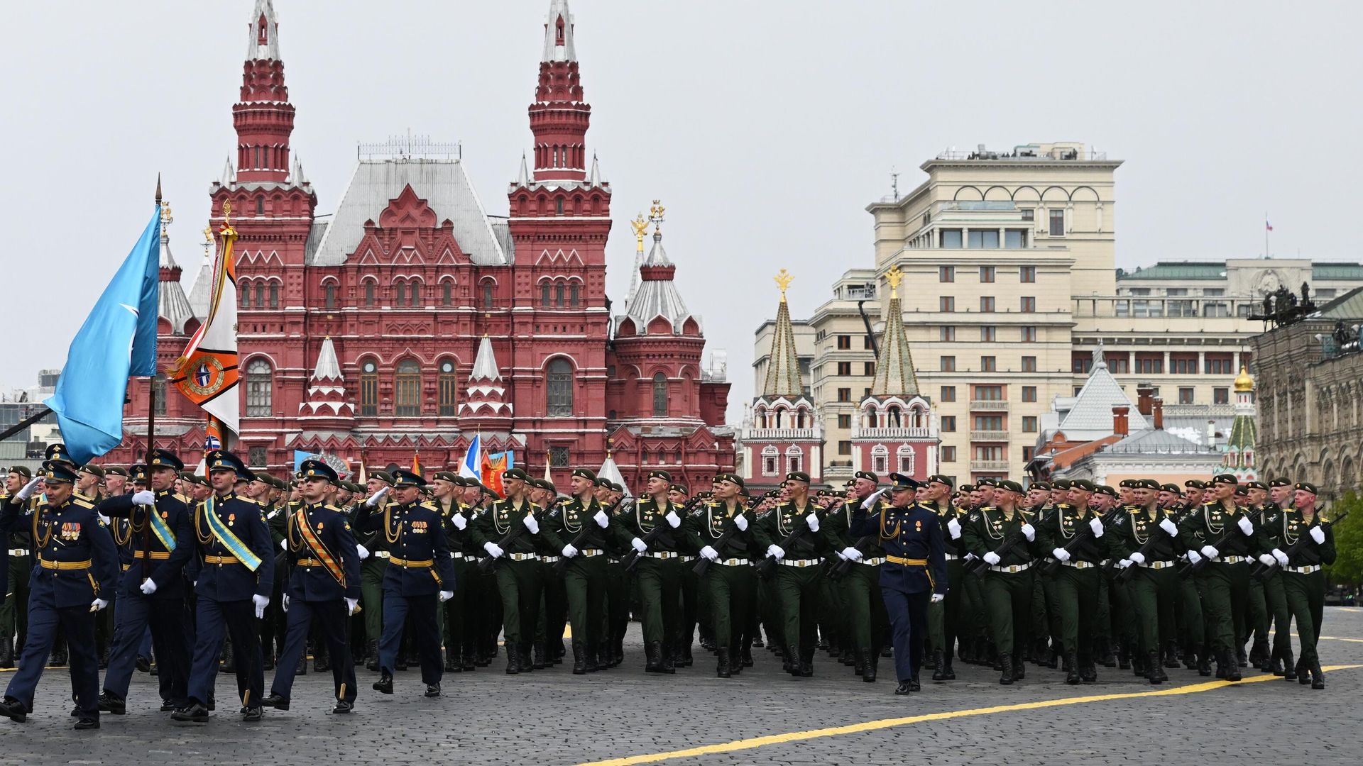 Военнослужащие парадных расчетов на военном параде на Красной площади в честь Победы в Великой Отечественной войне - РИА Новости, 1920, 18.03.2025