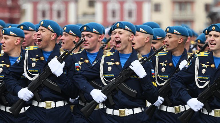 Военнослужащие парадных расчетов на военном параде на Красной площади в честь 79-летия Победы в Великой Отечественной войне Военнослужащие парадных расчетов на военном параде на Красной площади в честь 79-летия Победы в Великой Отечественной войне
