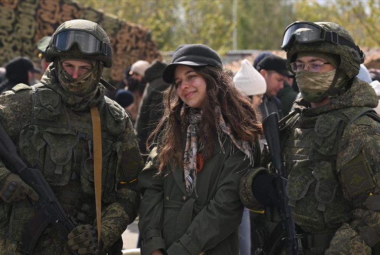 Выставка военной техники на площади Тысячелетия в Казани во время празднования Дня Победы, посвященного 79-й годовщине Победы в Великой Отечественной войне Выставка военной техники на площади Тысячелетия в Казани во время празднования Дня Победы, посвященного 79-й годовщине Победы в Великой Отечественной войне