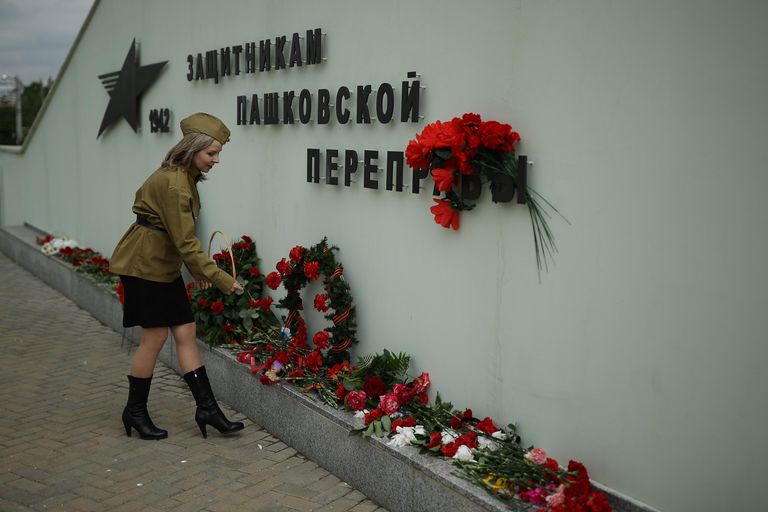 Участница автопробега в Краснодаре в честь 79-летия Победы в Великой Отечественной войне Участница автопробега в Краснодаре в честь 79-летия Победы в Великой Отечественной войне