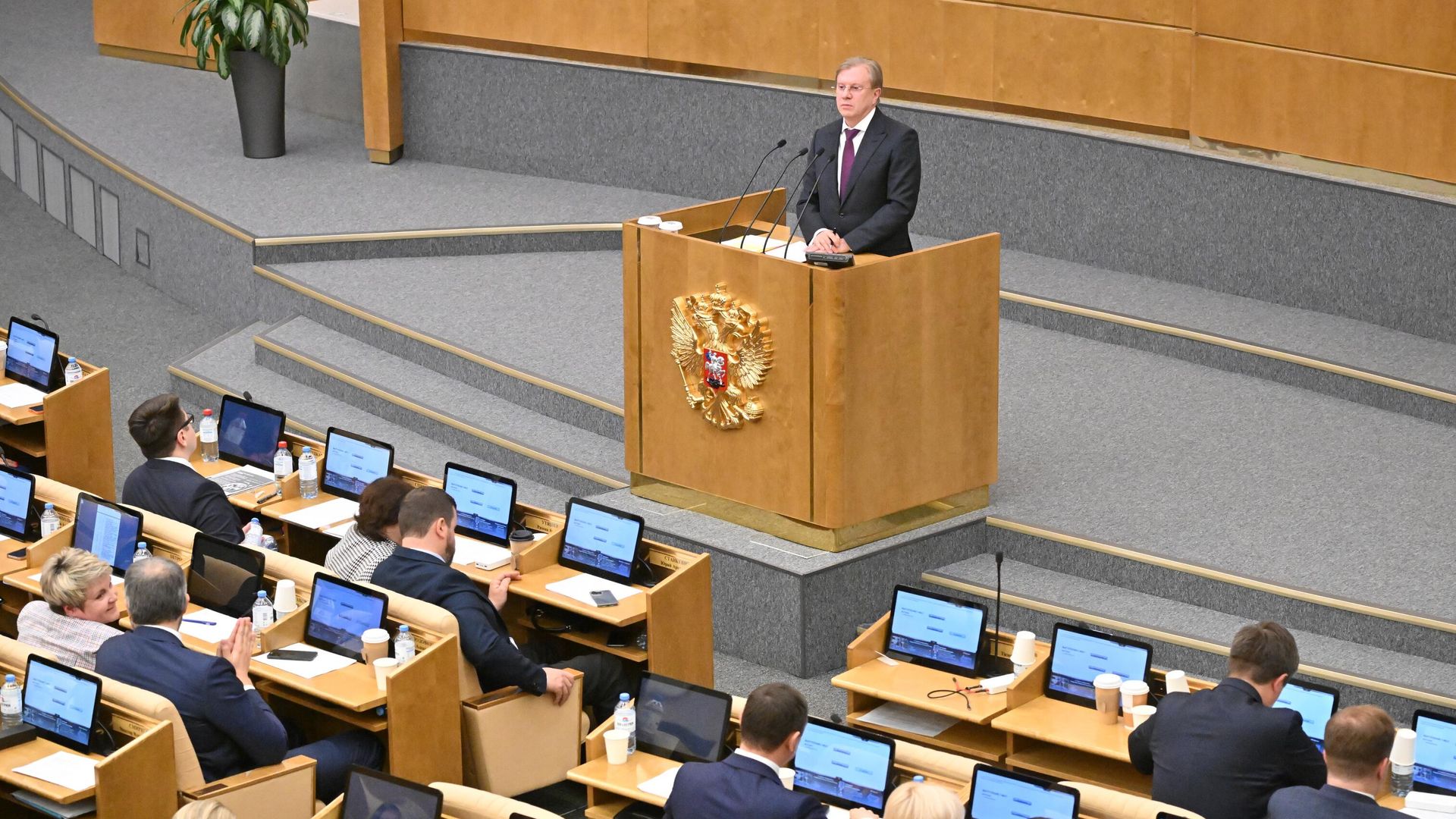 Кандидат на должность заместителя председателя правительства РФ Виталий Савельев выступает на пленарном заседании Государственной Думы РФ. 13 мая 2024 Кандидат на должность заместителя председателя правительства РФ Виталий Савельев выступает на пленарном заседании Государственной Думы РФ. 13 мая 2024 - РИА Новости, 1920, 13.05.2024