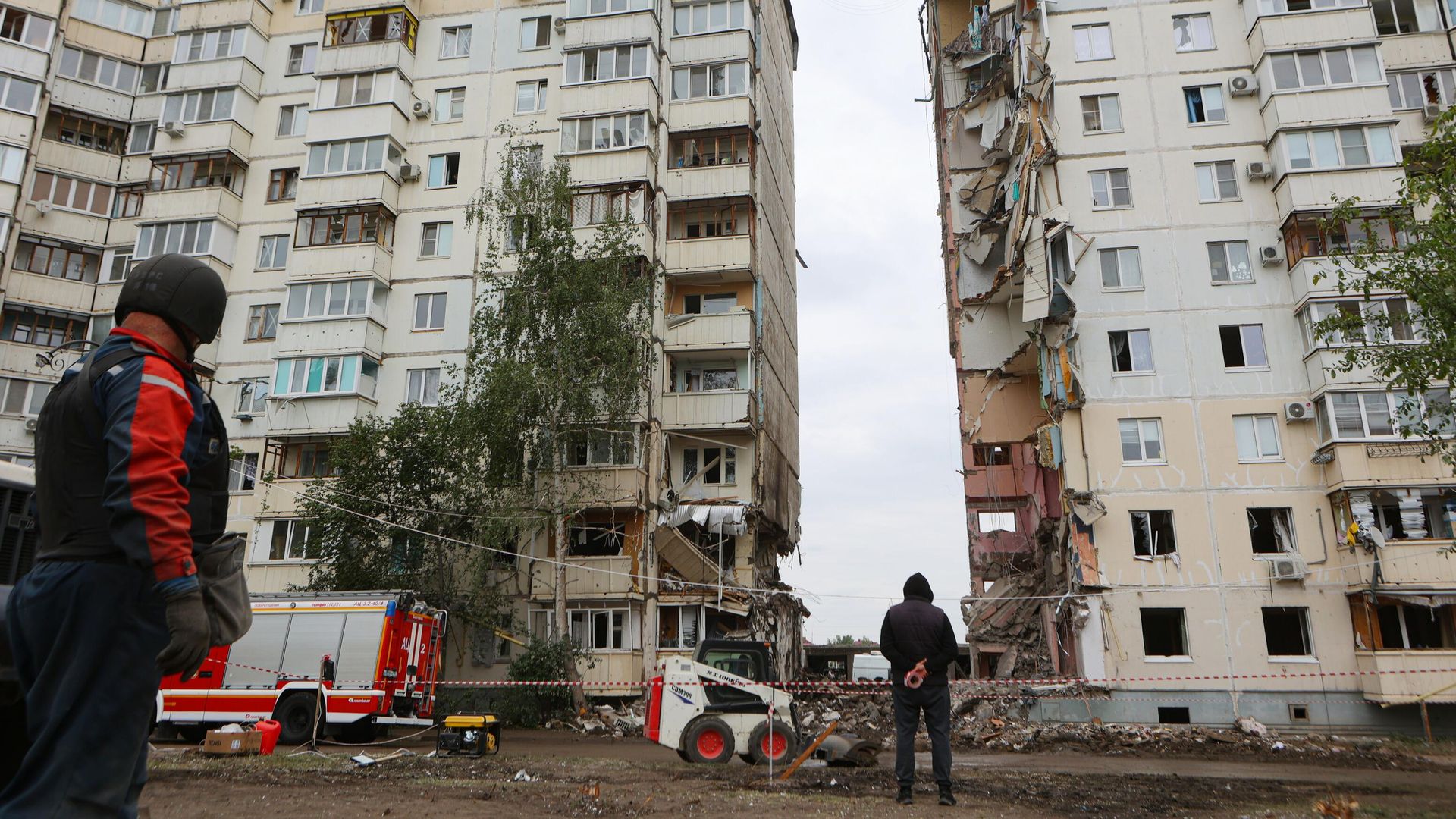Поврежденный, после удара ВСУ, жилой 10-этажный дом на юго-западе Белгорода, где обрушился подъезд Поврежденный, после удара ВСУ, жилой 10-этажный дом на юго-западе Белгорода, где обрушился подъезд - РИА Новости, 1920, 21.05.2024