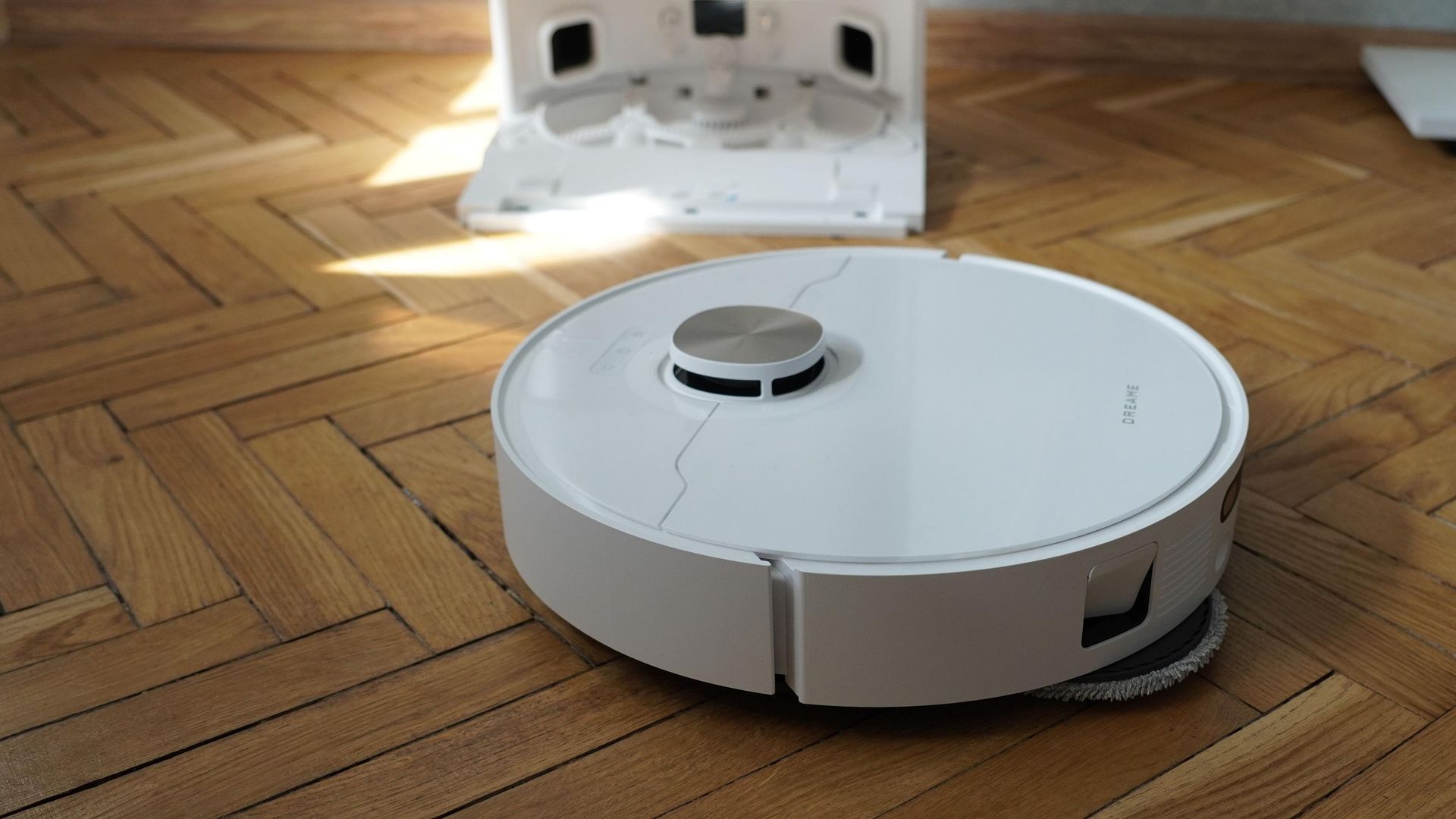 Робот-пылесос Dreame Bot L10s Pro Ultra Робот-пылесос Dreame Bot L10s Pro Ultra - РИА Новости, 1920, 16.05.2024