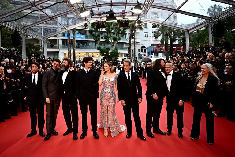 Гости на красной дорожке Каннского кинофестиваля Гости на красной дорожке Каннского кинофестиваля