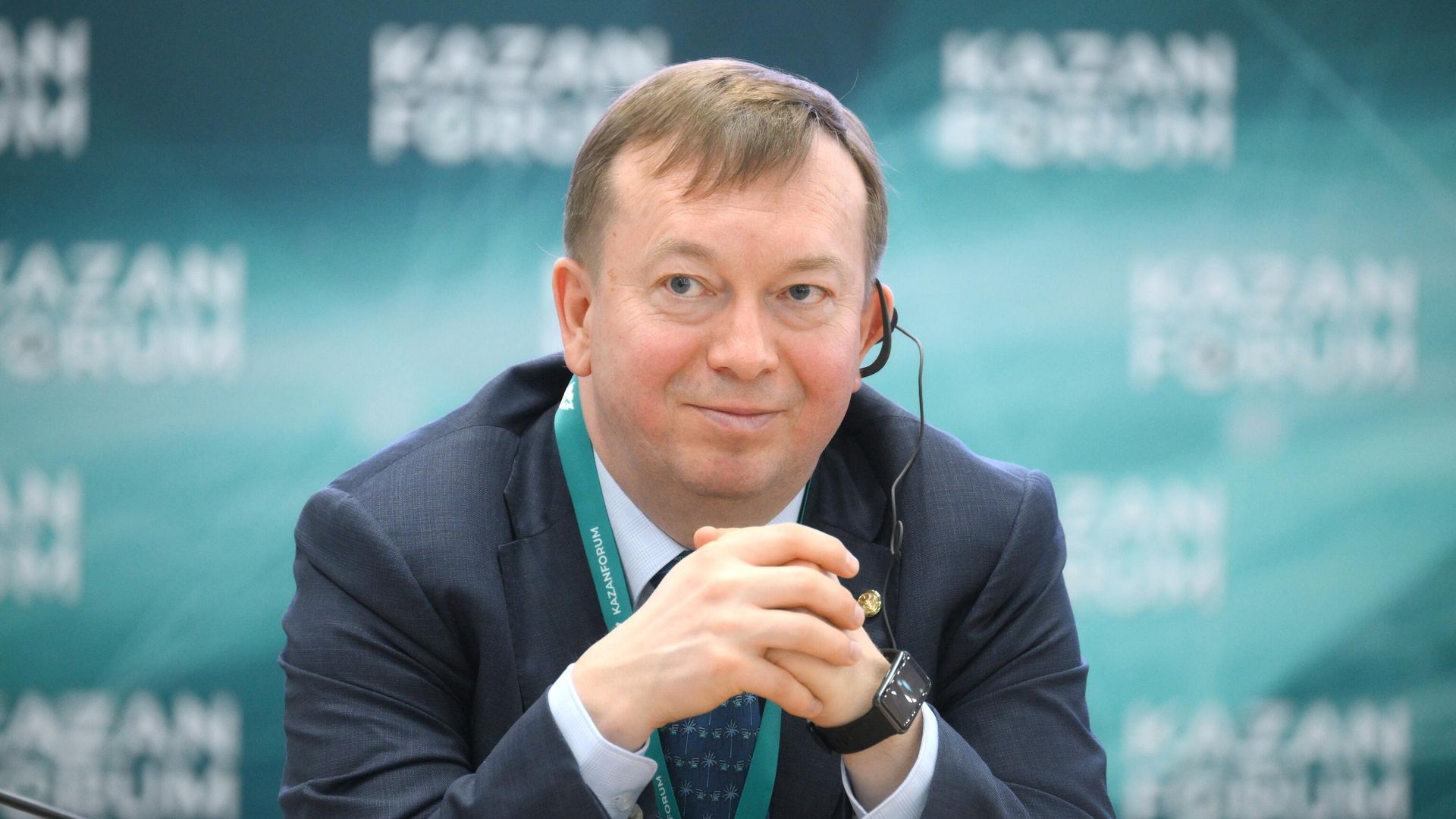 Радик Вахитов на международном экономическом форуме Россия — Исламский мир: KazanForum. 15 мая 2024 Радик Вахитов на международном экономическом форуме Россия — Исламский мир: KazanForum. 15 мая 2024 - РИА Новости, 1920, 15.05.2024