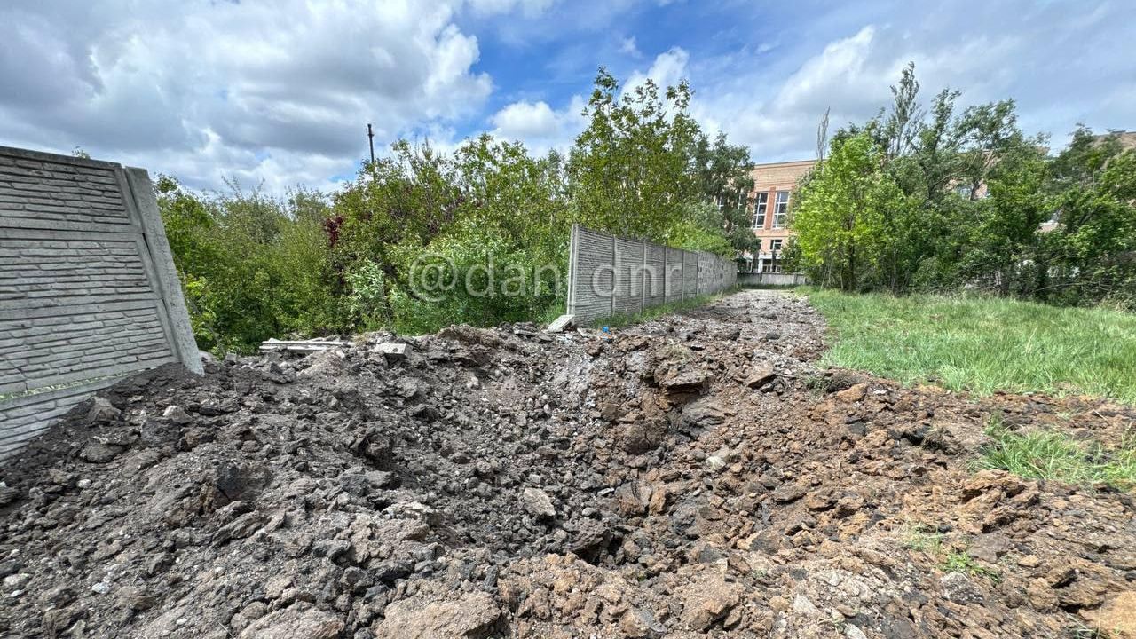 Последствия обстрела Буденновского района Донецка. 15 мая 2024 Последствия обстрела Буденновского района Донецка. 15 мая 2024 - РИА Новости, 1920, 15.05.2024