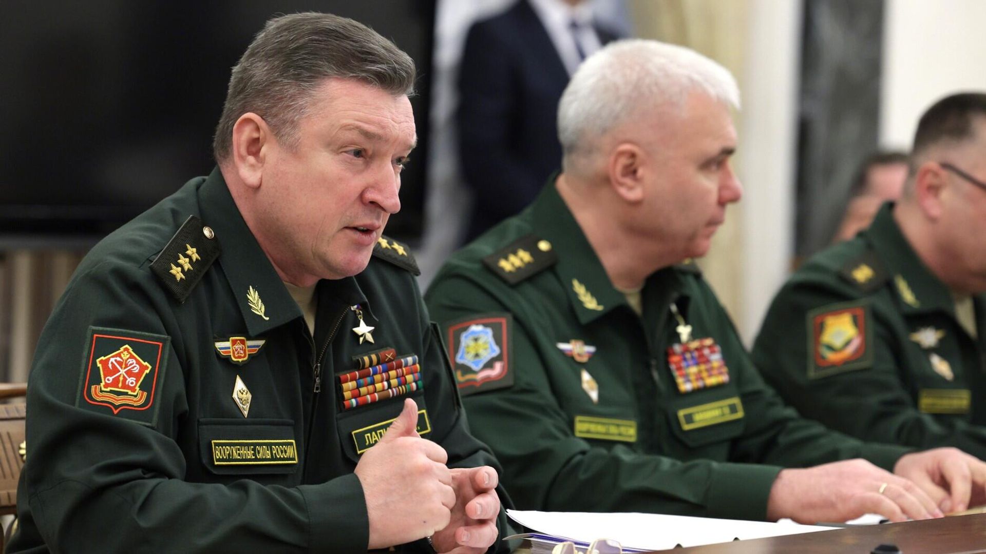 Александр Лапин на встрече президента России Владимира Путина с командующими войсками военных округов. 15 мая 2024 Александр Лапин на встрече президента России Владимира Путина с командующими войсками военных округов. 15 мая 2024 - РИА Новости, 1920, 15.05.2024