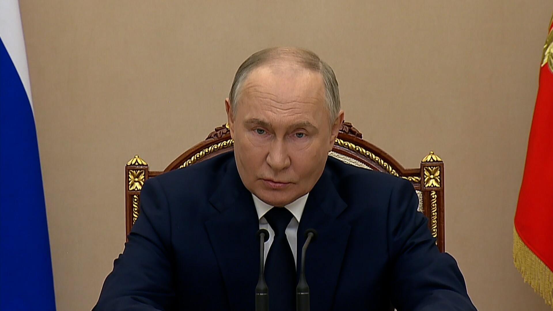 Путин о причине назначения Белоусова на пост министра обороны Путин о причине назначения Белоусова на пост министра обороны - РИА Новости, 1920, 15.05.2024