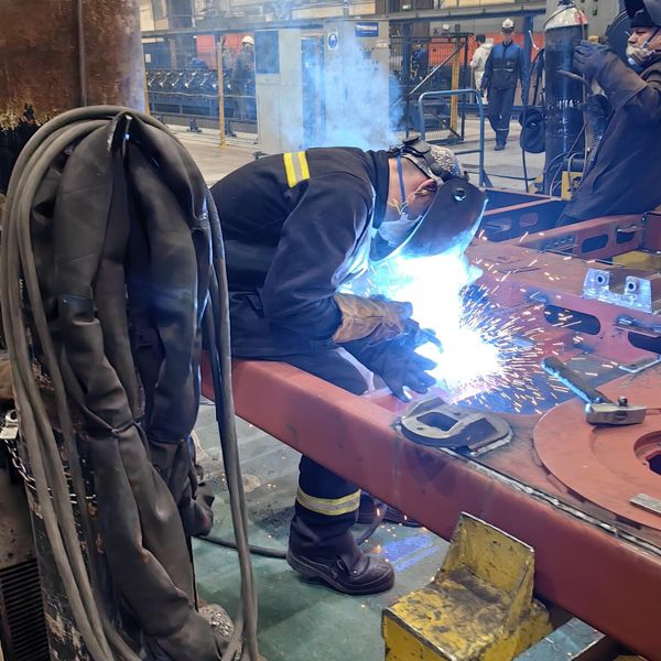 Метровагонмаш. Сварка рамы вагона Метровагонмаш. Сварка рамы вагона
