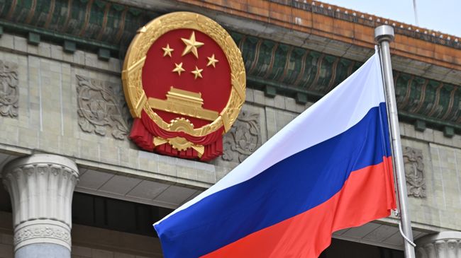 Российский флаг в Пекине
