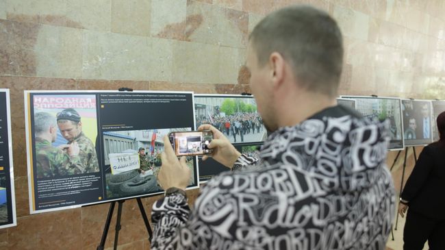 Фотовыставка Русская весна. Луганск. 2014: Даты, люди, события Фотовыставка Русская весна. Луганск. 2014: Даты, люди, события