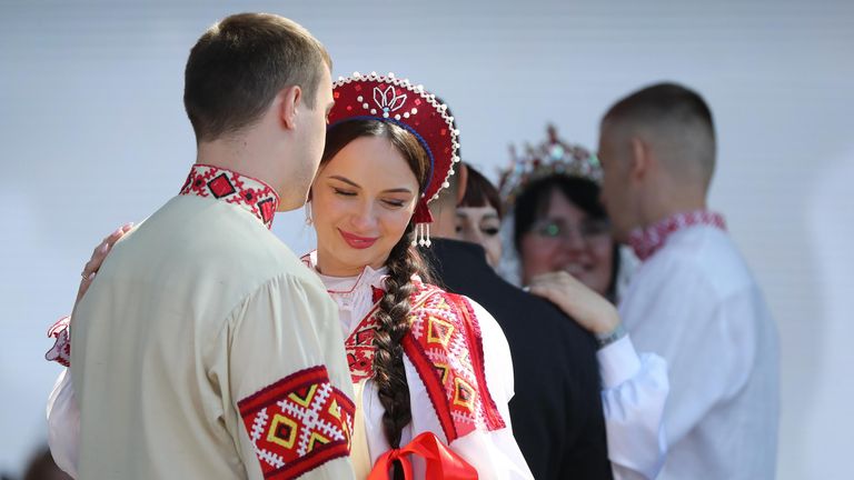 Выставка Россия. Всероссийский свадебный фестиваль. Торжественная церемония бракосочетания пар из ЦФО