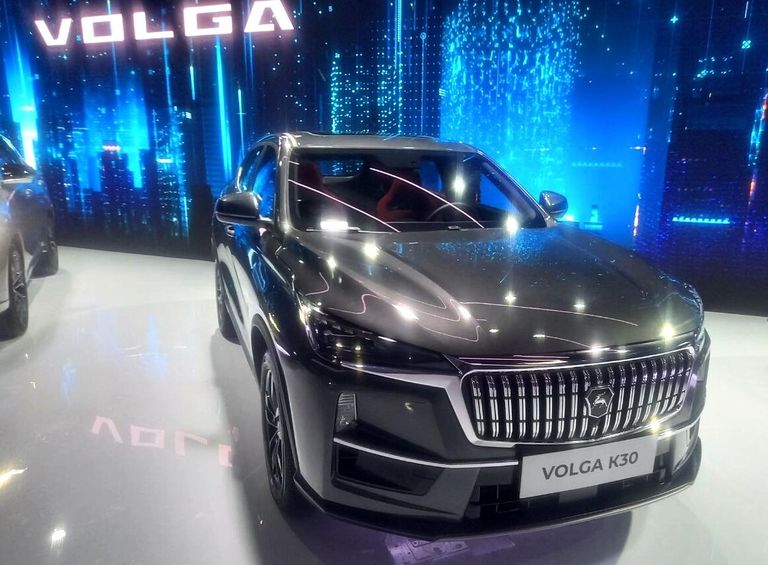 Новый автомобиль Volga К30 в павильоне марки VOLGA на выставке IX конференции Цифровая индустрия промышленной России в Нижнем Новгороде Новый автомобиль Volga К30 в павильоне марки VOLGA на выставке IX конференции Цифровая индустрия промышленной России в Нижнем Новгороде