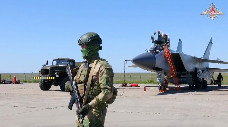 Учения с практической отработкой вопросов применения нестратегического ядерного оружия Учения с практической отработкой вопросов применения нестратегического ядерного оружия