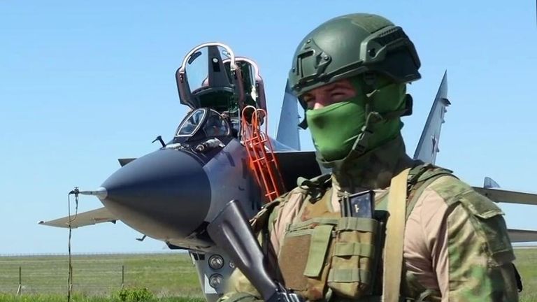 В России начались учения по применению нестратегического ядерного оружия В России начались учения по применению нестратегического ядерного оружия