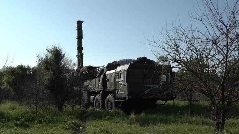 В России начались учения по применению нестратегического ядерного оружия В России начались учения по применению нестратегического ядерного оружия
