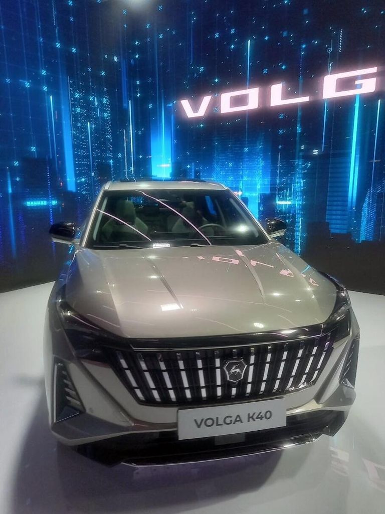Новые автомобили Volga C40 и К30 в павильоне марки VOLGA на выставке IX конференции Цифровая индустрия промышленной России в Нижнем Новгороде Новые автомобили Volga C40 и К30 в павильоне марки VOLGA на выставке IX конференции Цифровая индустрия промышленной России в Нижнем Новгороде
