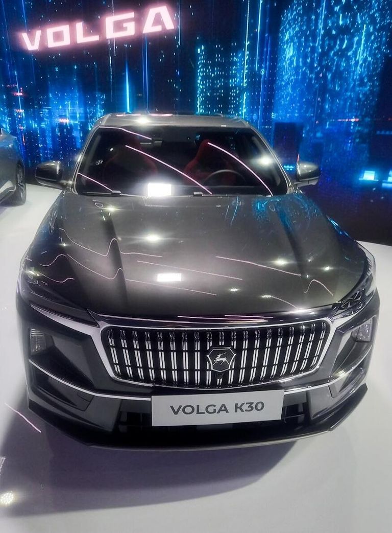 Новый автомобиль Volga K30 в павильоне марки VOLGA на выставке IX конференции Цифровая индустрия промышленной России в Нижнем Новгороде Новый автомобиль Volga K30 в павильоне марки VOLGA на выставке IX конференции Цифровая индустрия промышленной России в Нижнем Новгороде
