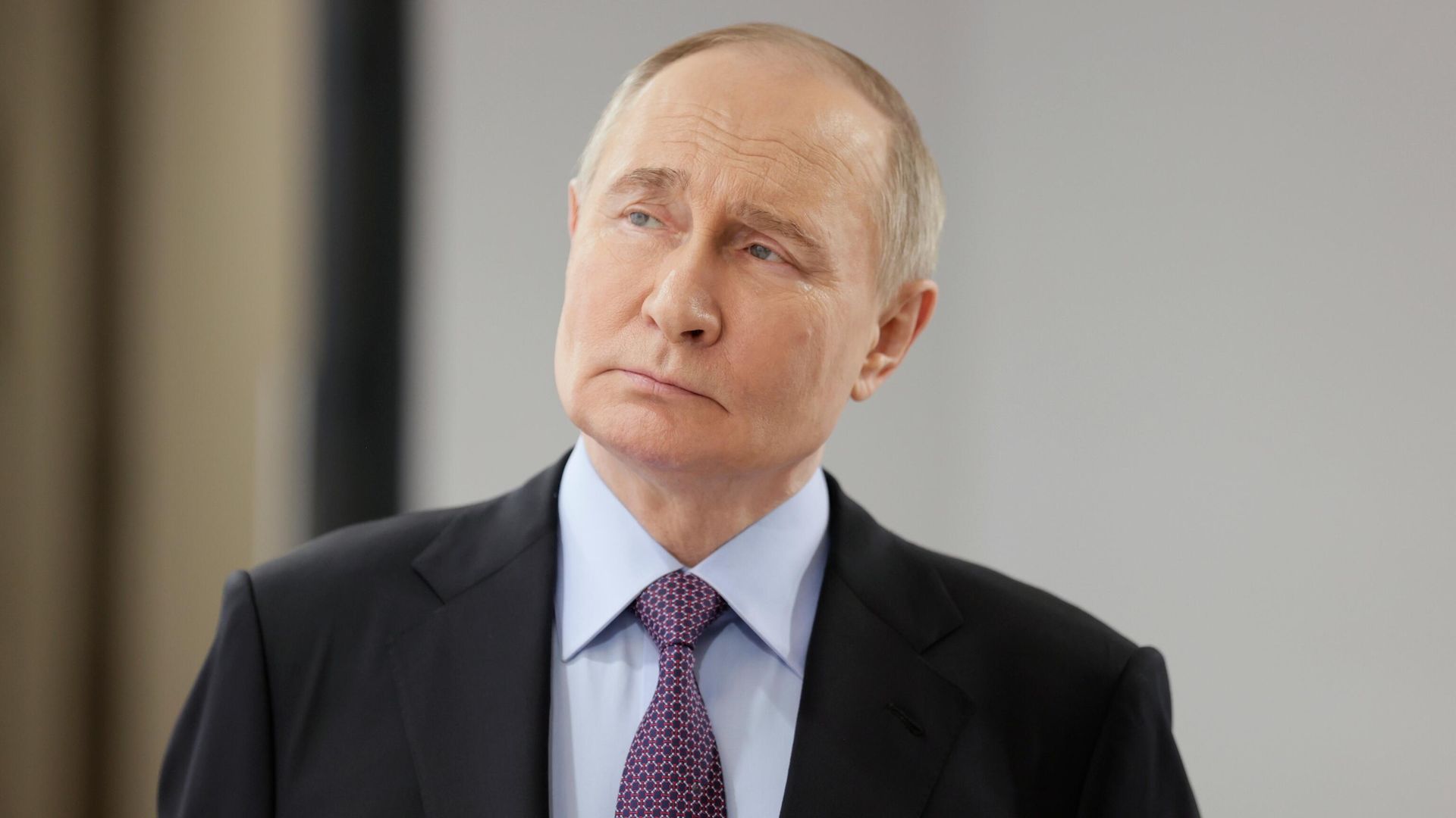 Президент России Владимир Путин перед началом заседания наблюдательного совета Агентства стратегических инициатив Президент России Владимир Путин перед началом заседания наблюдательного совета Агентства стратегических инициатив - РИА Новости, 1920, 22.05.2024