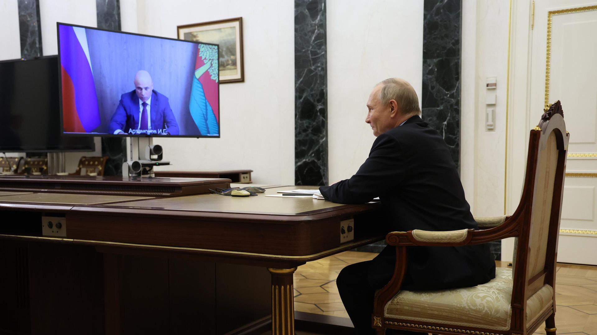 Президент РФ Владимир Путин проводит встречу в режиме видеоконференции с губернатором Липецкой области Игорем Артамоновым. 22 мая 2024 Президент РФ Владимир Путин проводит встречу в режиме видеоконференции с губернатором Липецкой области Игорем Артамоновым. 22 мая 2024 - РИА Новости, 1920, 22.05.2024