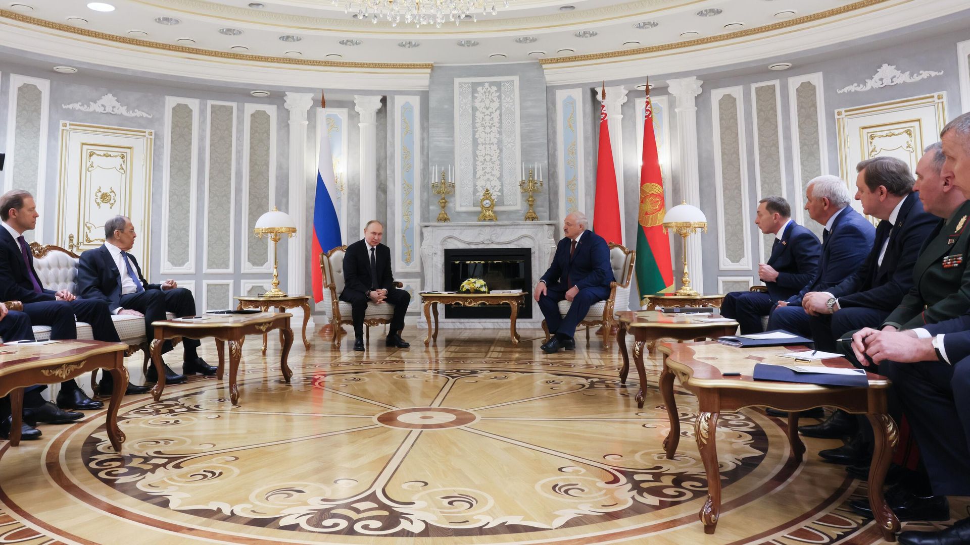 Президент РФ Владимир Путин и президент Белоруссии Александр Лукашенко Президент РФ Владимир Путин и президент Белоруссии Александр Лукашенко - РИА Новости, 1920, 05.12.2024
