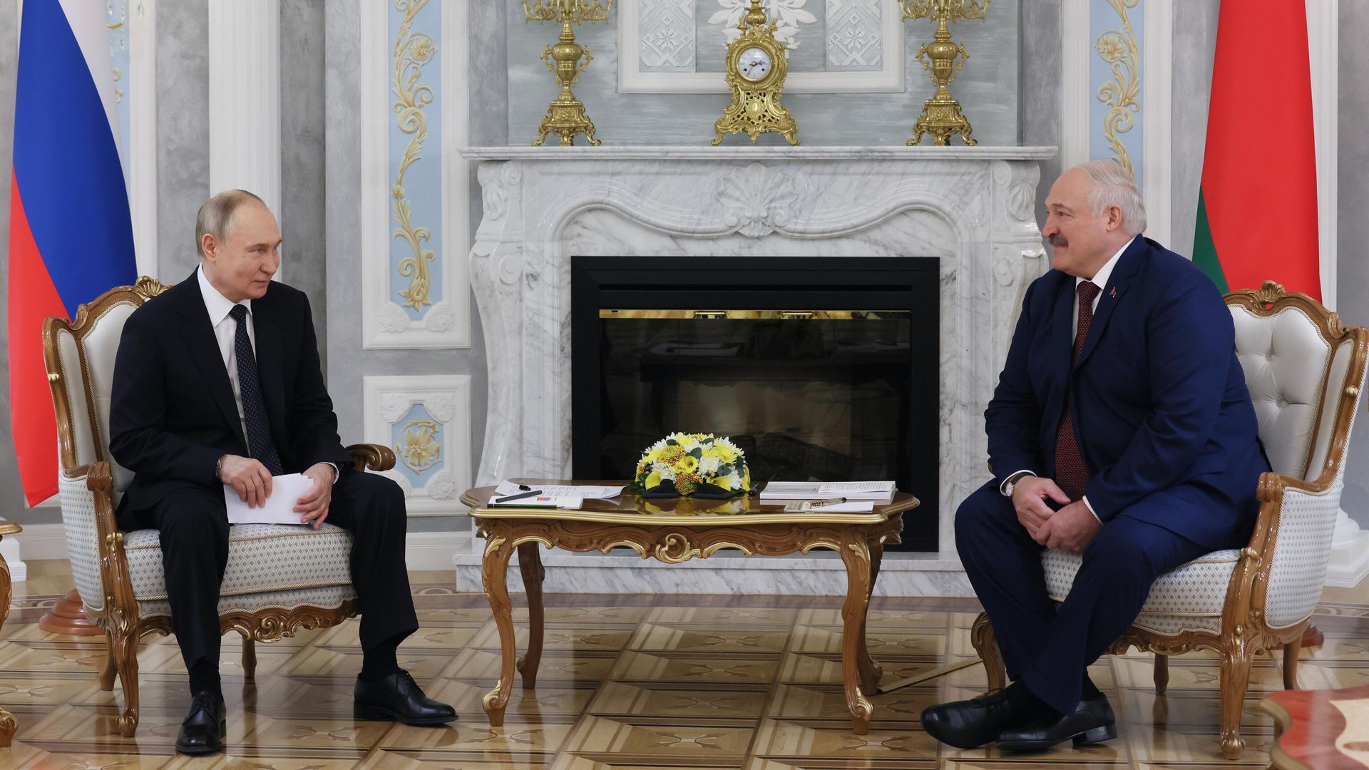 Президент РФ Владимир Путин и президент Белоруссии Александр Лукашенко во время переговоров в Минске Президент РФ Владимир Путин и президент Белоруссии Александр Лукашенко во время переговоров в Минске - РИА Новости, 1920, 05.02.2025