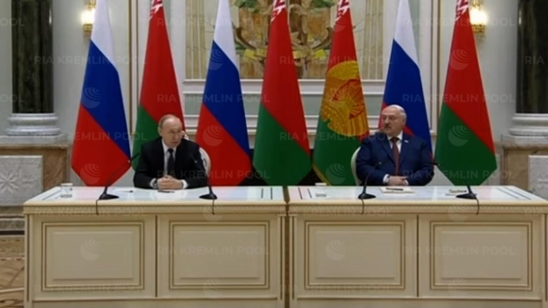Путин о гибели Раиси и о российских вертолетах Путин о гибели Раиси и о российских вертолетах - РИА Новости, 1920, 24.05.2024