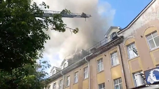 Тушение пожара в ТЦ в Кольчугино Владимирской области Тушение пожара в ТЦ в Кольчугино Владимирской области