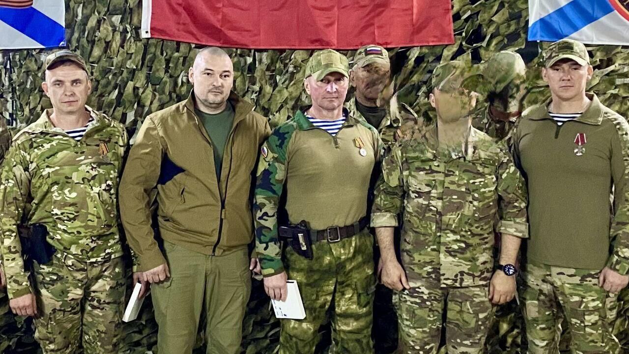Мэр Большого Камня Приморского края Рустям Абушаев, находящийся в зоне специальной военной операции, награжден орденом Мужества Мэр Большого Камня Приморского края Рустям Абушаев, находящийся в зоне специальной военной операции, награжден орденом Мужества - РИА Новости, 1920, 27.05.2024