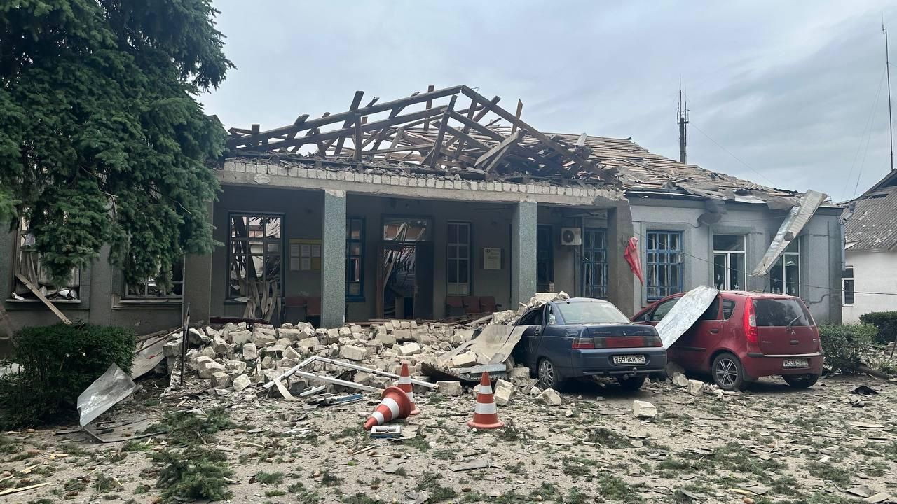 Пенсионный фонд в населенном пункте Нижние Серогозы Херсонской области, в который попала ракета ВСУ Пенсионный фонд в населенном пункте Нижние Серогозы Херсонской области, в который попала ракета ВСУ - РИА Новости, 1920, 27.05.2024