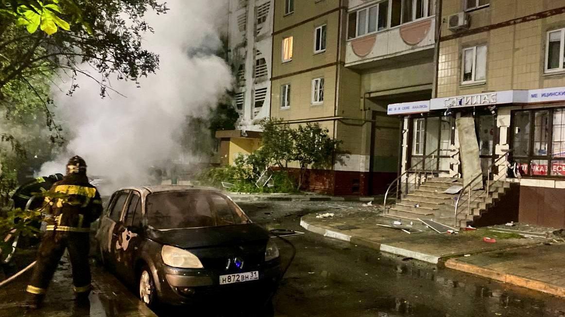 Последствия обстрела ВСУ спального района Последствия обстрела ВСУ спального района - РИА Новости, 1920, 01.06.2024