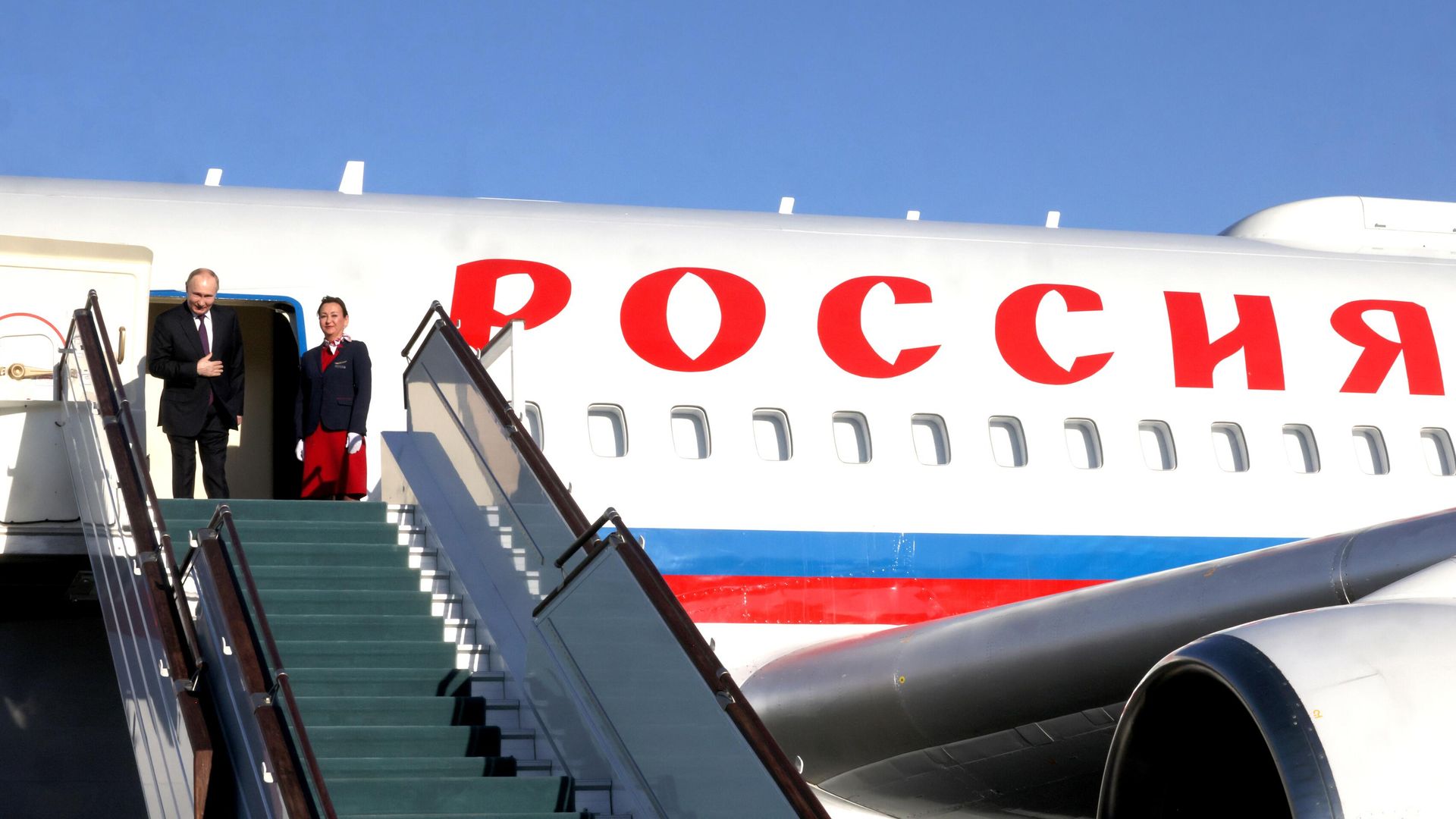 Президент РФ Владимир Путин на церемонии проводов по окончании государственного визита в Узбекистан Президент РФ Владимир Путин на церемонии проводов по окончании государственного визита в Узбекистан - РИА Новости, 1920, 23.12.2024
