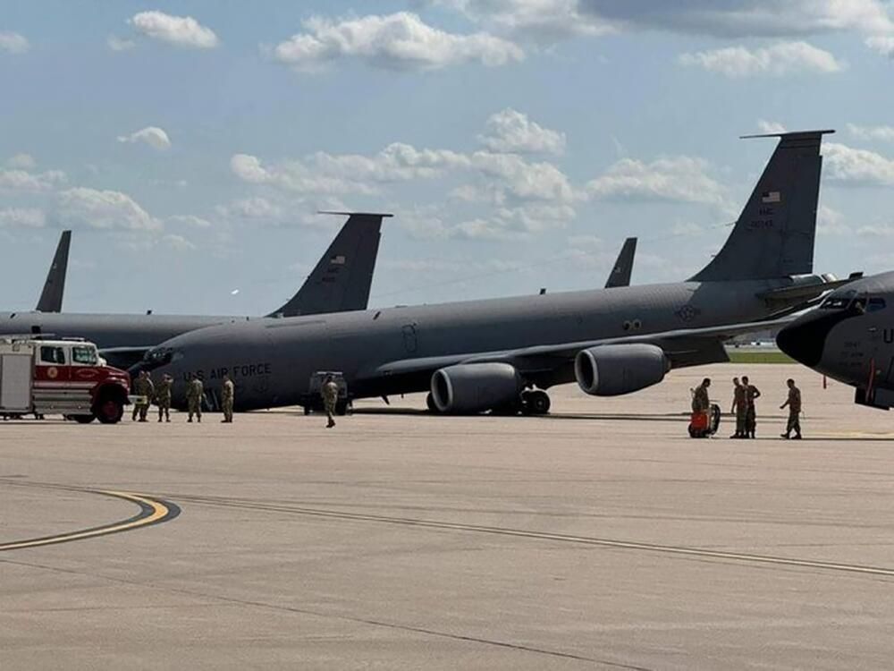 Самолет-дозаправщик KC-135 Stratotanker на базе МакКоннелл в Канзасе Самолет-дозаправщик KC-135 Stratotanker на базе МакКоннелл в Канзасе - РИА Новости, 1920, 15.11.2024