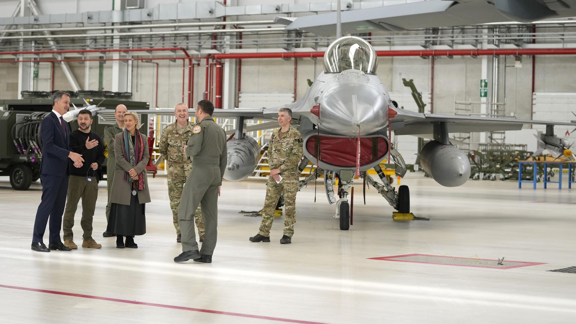 Истребитель F-16 в военном аэропорту Мельсбрук во время визита Владимира Зеленского Истребитель F-16 в военном аэропорту Мельсбрук во время визита Владимира Зеленского - РИА Новости, 1920, 10.07.2024