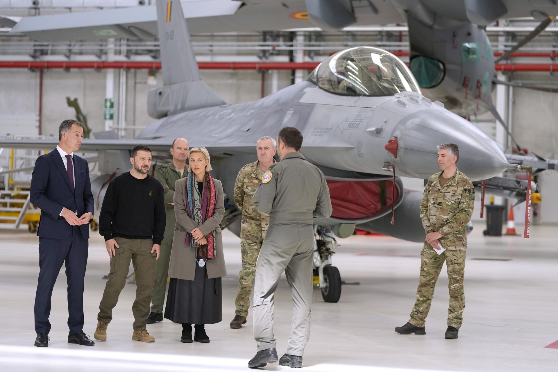 Истребитель F-16 в военном аэропорту Мельсбрук во время визита президента Украины Владимира Зеленского Истребитель F-16 в военном аэропорту Мельсбрук во время визита президента Украины Владимира Зеленского - РИА Новости, 1920, 04.07.2024