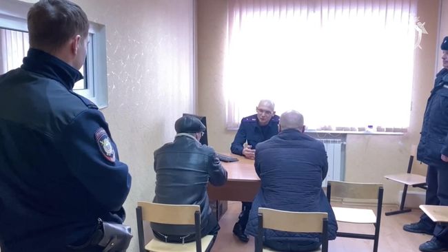 Магаданец, обвиняемый в совершении убийства с последующим расчленением тела в поселке Снежный дает показания в Следственном комитете РФ по Магаданской области