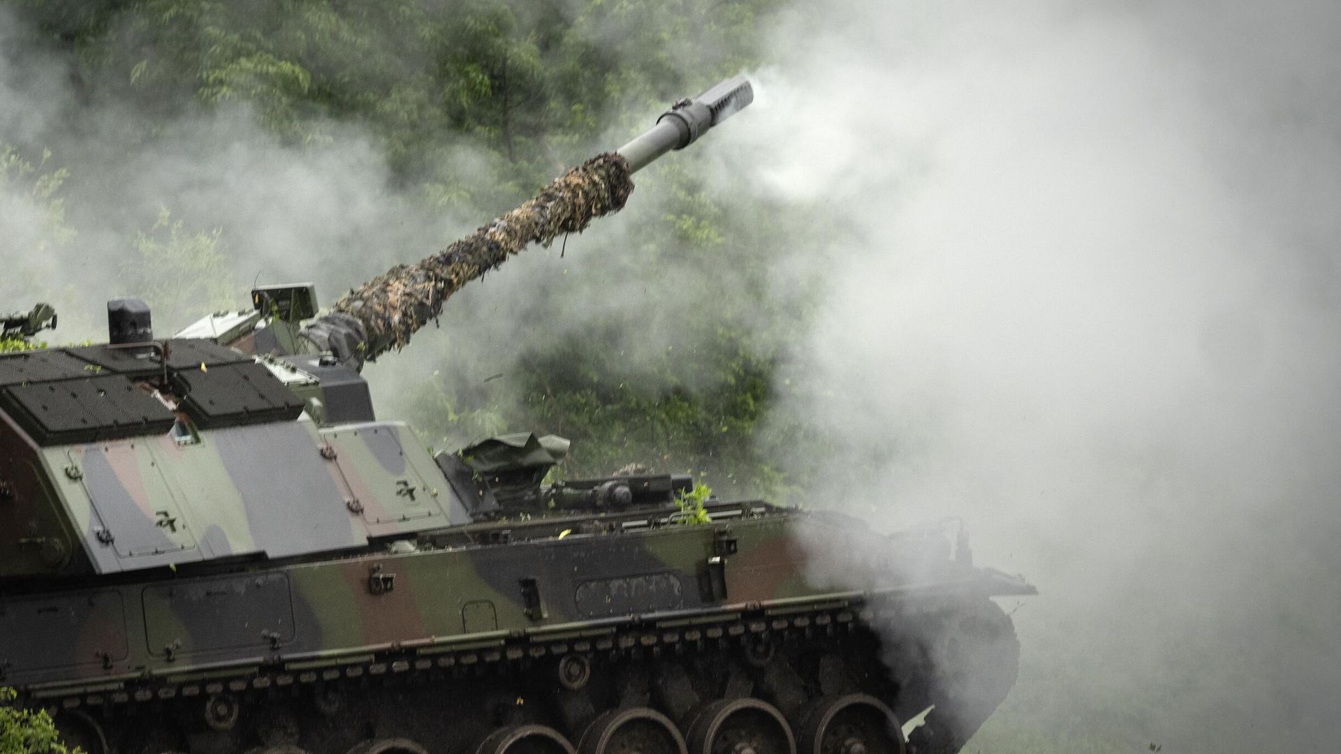 Немецкая самоходная артиллерийская установка Panzerhaubitze 2000 Немецкая самоходная артиллерийская установка Panzerhaubitze 2000 - РИА Новости, 1920, 09.09.2026