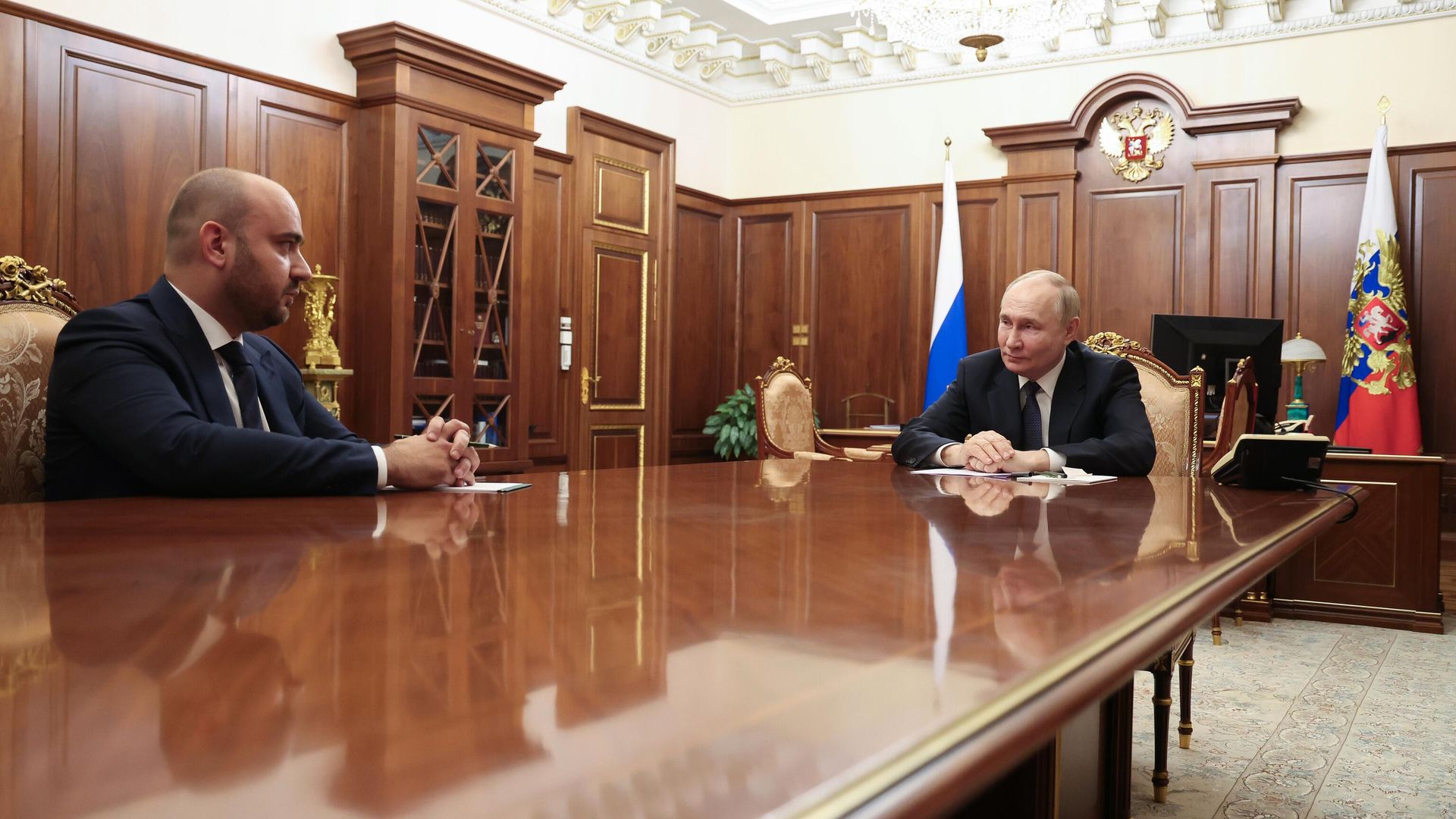 Президент РФ Владимир Путин и глава правительства Тульской области Вячеслав Федорищев во время встречи. 31 мая 2024 Президент РФ Владимир Путин и глава правительства Тульской области Вячеслав Федорищев во время встречи. 31 мая 2024 - РИА Новости, 1920, 31.05.2024