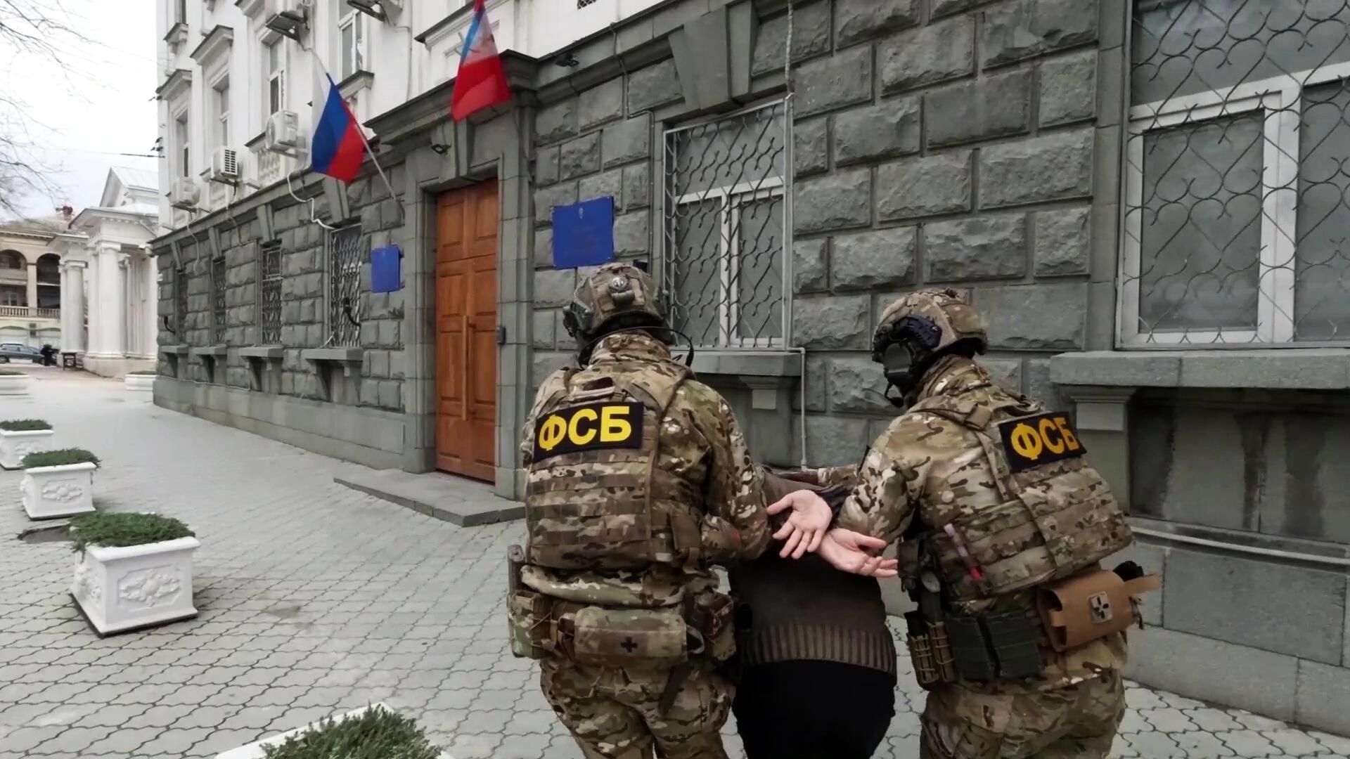 Задержание сотрудниками ФСБ РФ в ходе оперативно-разыскных мероприятий в городе Севастополе 5 членов агентурной группы ГУР МОУ и СБУ Задержание сотрудниками ФСБ РФ в ходе оперативно-разыскных мероприятий в городе Севастополе 5 членов агентурной группы ГУР МОУ и СБУ - РИА Новости, 1920, 03.06.2024