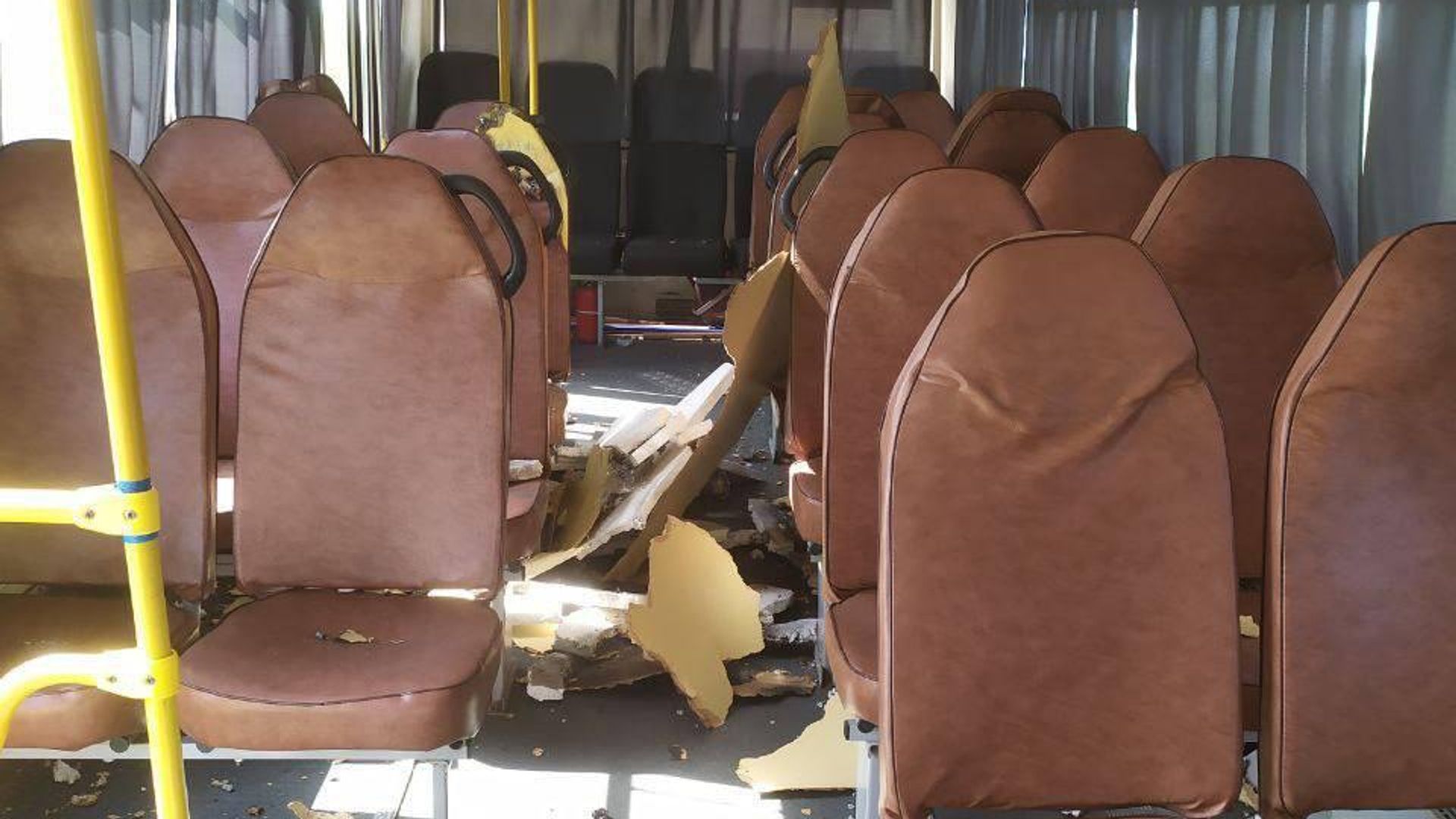 Последствия попадания беспилотника ВСУ в автобус сельхозпредприятия в Белгородской области Последствия попадания беспилотника ВСУ в автобус сельхозпредприятия в Белгородской области - РИА Новости, 1920, 04.06.2024