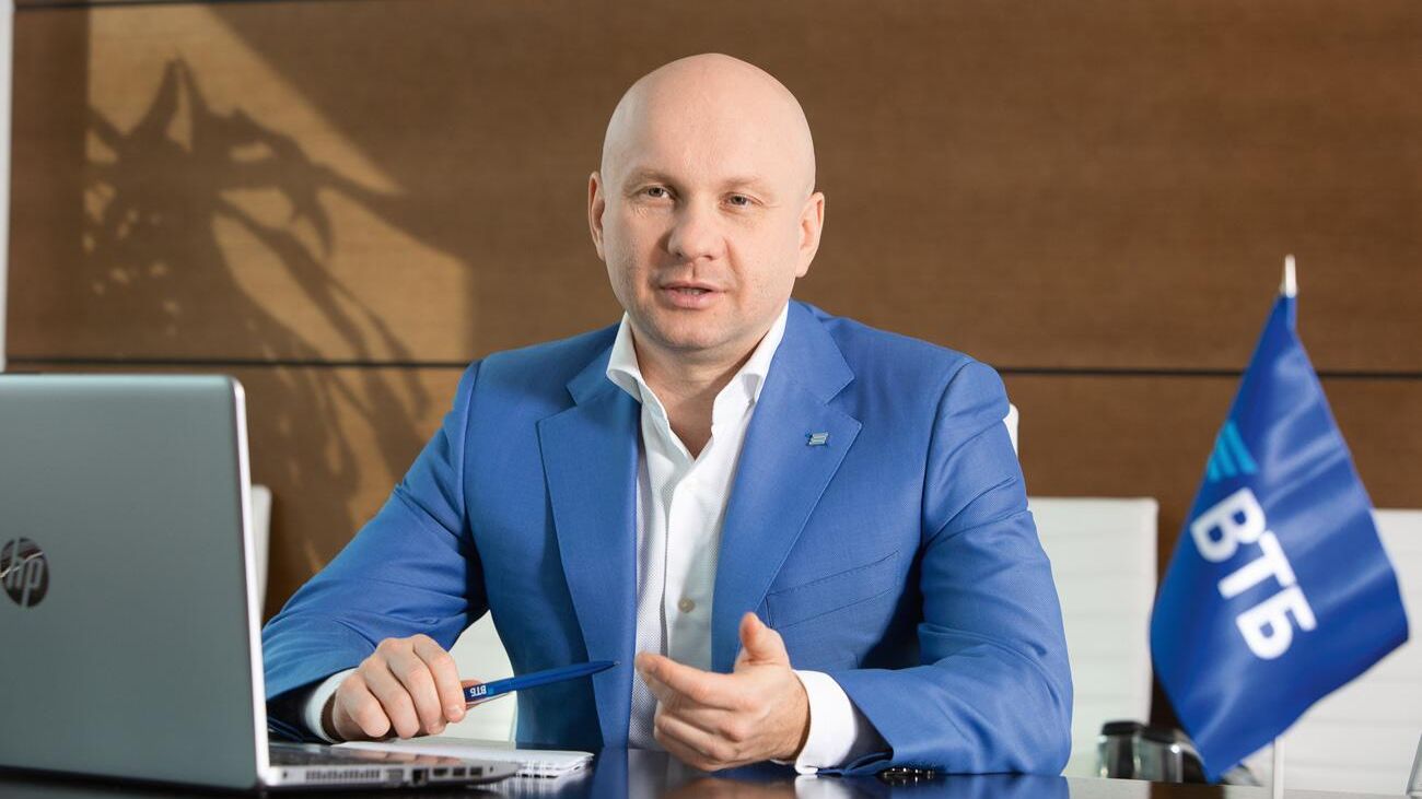 Вице-президент банка ВТБ, руководитель департаментов розничных продаж и развития инструментов обслуживания Василий Палаткин Вице-президент банка ВТБ, руководитель департаментов розничных продаж и развития инструментов обслуживания Василий Палаткин - РИА Новости, 1920, 05.06.2024