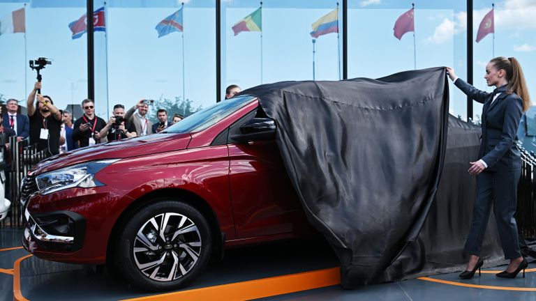 Презентация новой модели Lada Iskra на ПМЭФ-2024 Презентация новой модели Lada Iskra на ПМЭФ-2024
