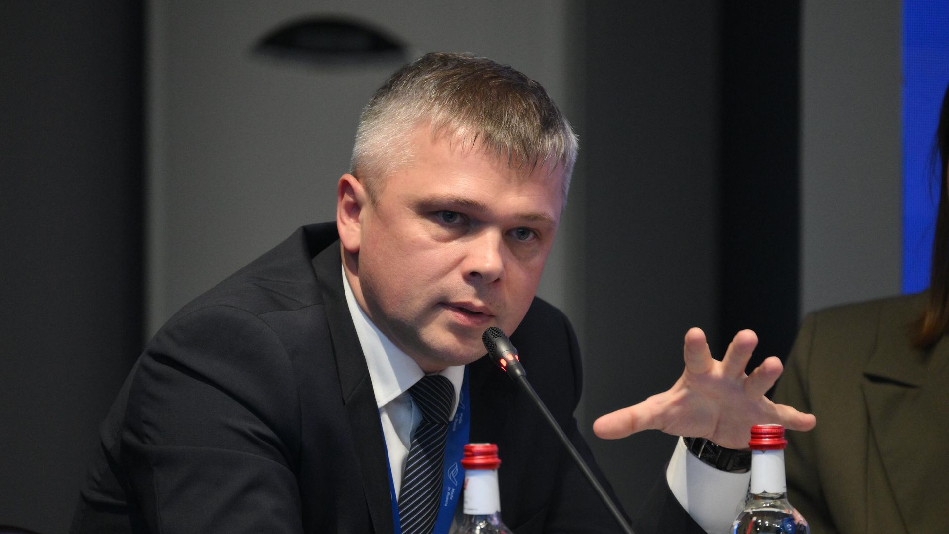 Вице-президент РЭЦ Роман Генкель на сессии Медиа: локомотив формирования сильных брендов предприятий России в рамках ПМЭФ-2024 - РИА Новости, 1920, 05.06.2024