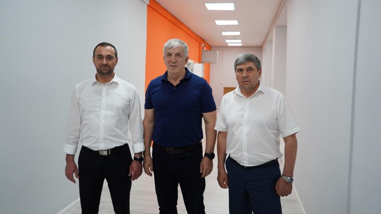 Рустамбек Пирмагомедов, Хизри Абакаров и Ахмед Кулиев Рустамбек Пирмагомедов, Хизри Абакаров и Ахмед Кулиев - РИА Новости, 1920, 05.06.2024