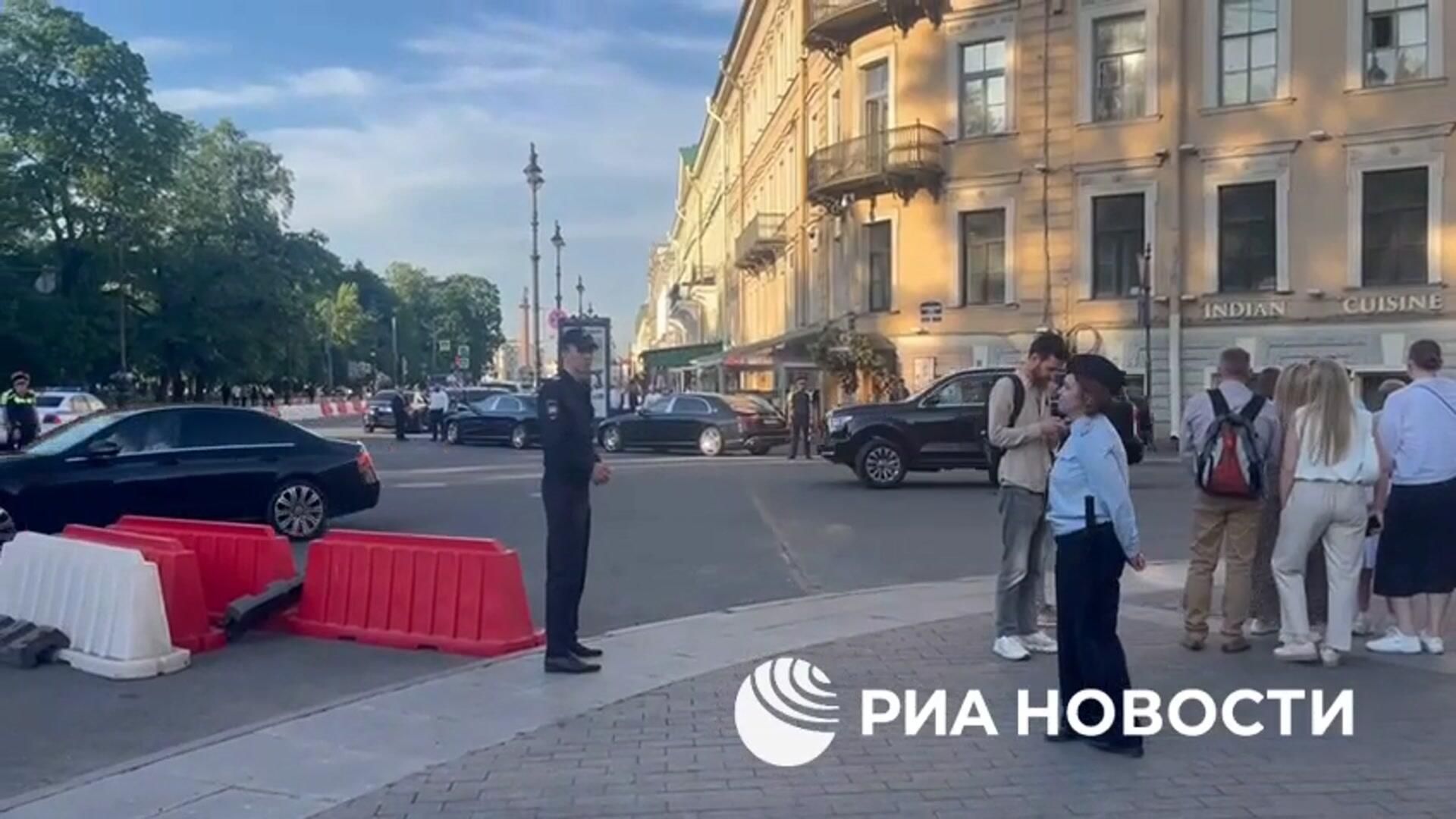 Президент Боливии передвигается по Петербургу на Aurus Senat Президент Боливии передвигается по Петербургу на Aurus Senat - РИА Новости, 1920, 05.06.2024