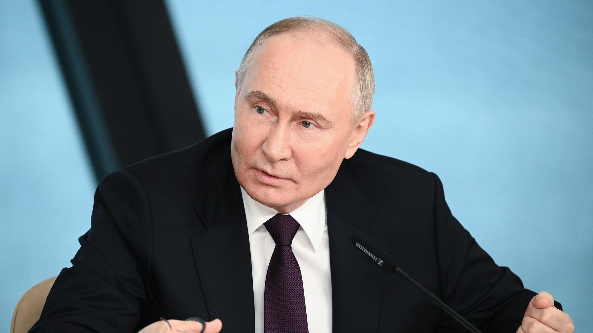 Президент России Владимир Путин проводит встречу с руководителями международных информационных агентств Президент России Владимир Путин проводит встречу с руководителями международных информационных агентств - РИА Новости, 1920, 05.06.2024