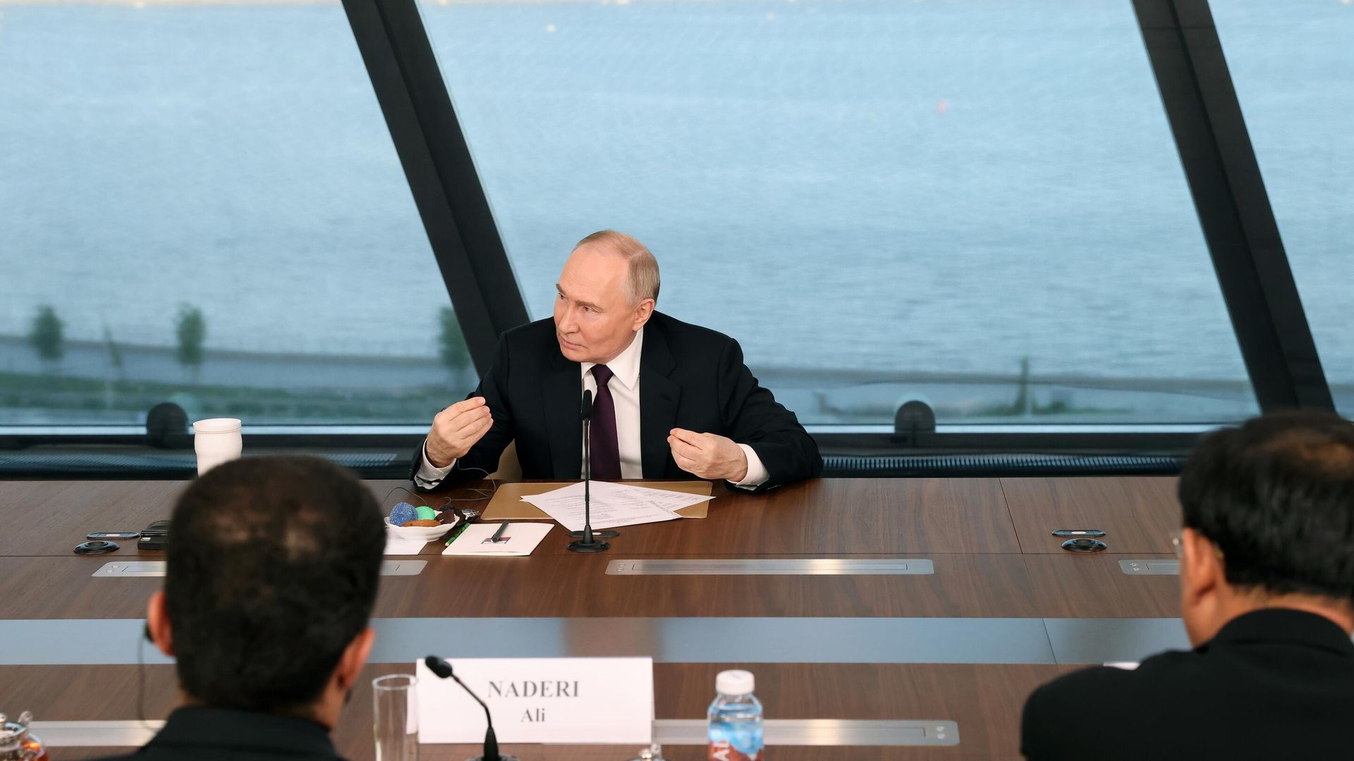 Президент РФ Владимир Путин проводит встречу с руководителями международных информационных агентств - РИА Новости, 1920, 06.06.2024